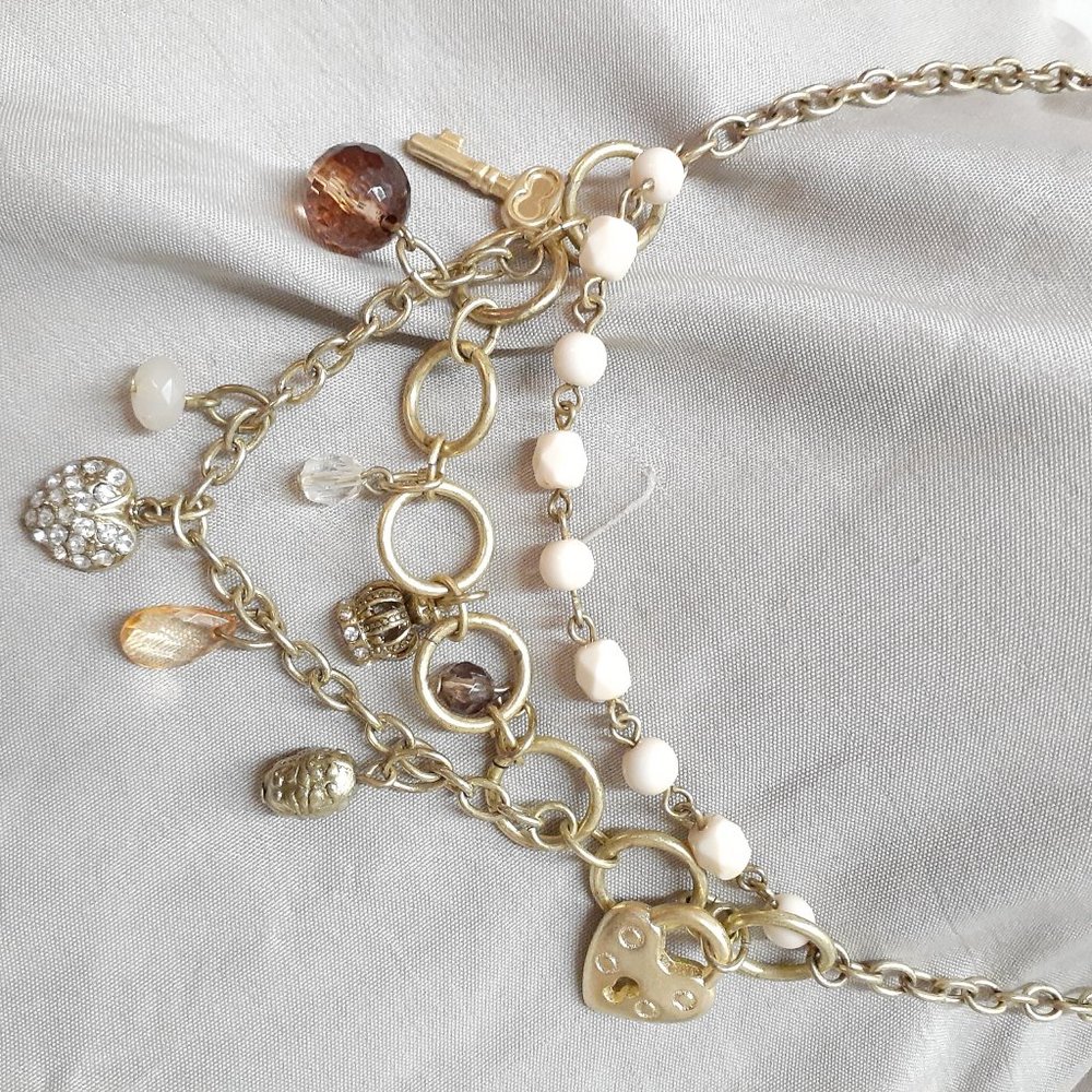 Necklace Ensemble - Picture 2 of 4